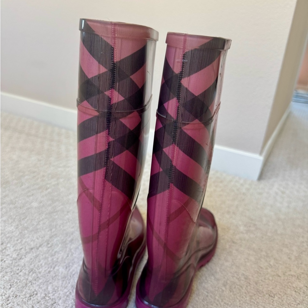 Burberry Pink Ombre Rain Boots - Picture 8 of 13